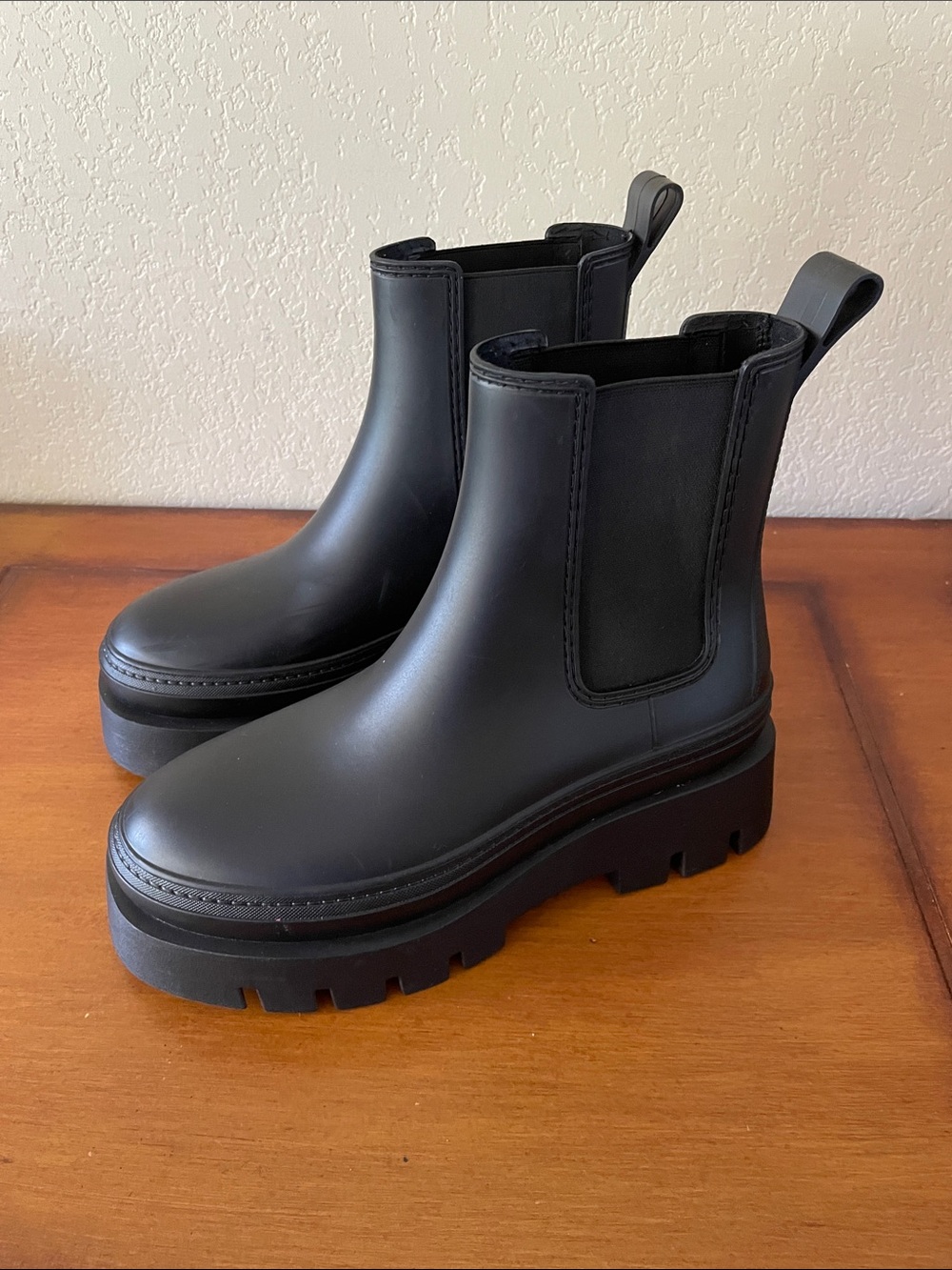 Jeffrey Campbell Rain Boots Women's Cloudy Platform Chelsea  Matte Black size 8